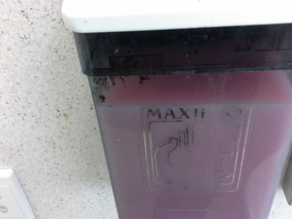 Refilllable handsoap dispensers can become contaminated with bacteria 